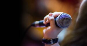 Karaoke en tu Casa: Diversión en el hogar