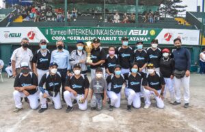 Torneo Interkenjinkai de Softbol: ¡Okinawa Negro fue el campeón!