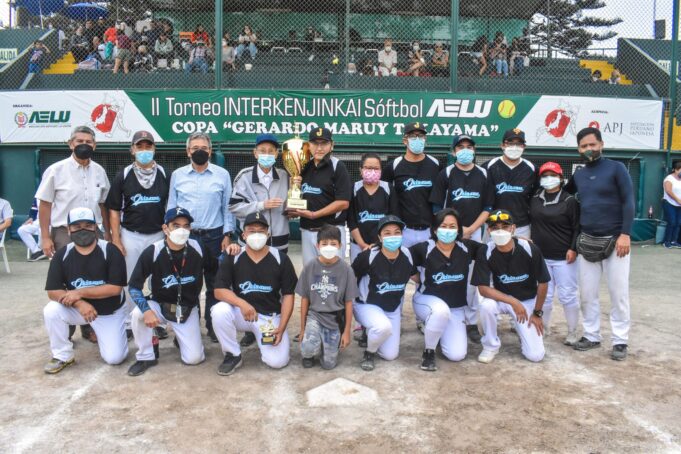 Torneo Interkenjinkai de Softbol: ¡Okinawa Negro fue el campeón!