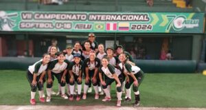 Softbol AELU U16: La unión es importante para que el equipo se consolide