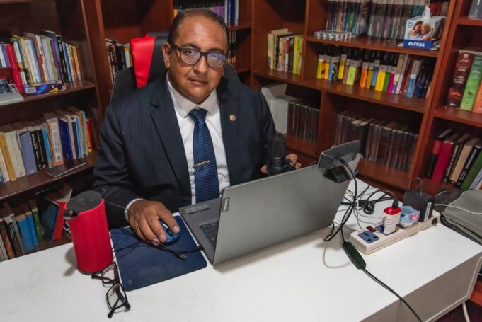 Golpe de calor: ¿Cómo evitar que lo sufran los adultos mayores?, responde médico Carlos Sandoval