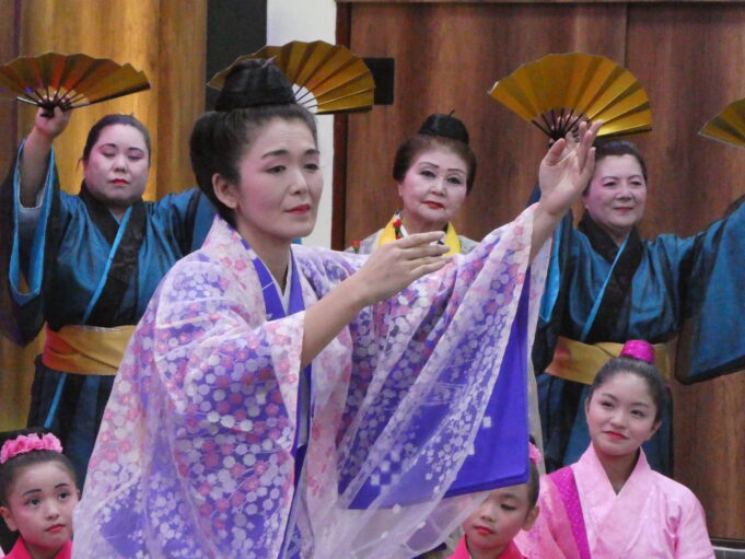 Ryuseihonryu Yonamine Erica No Kai: Difunde danza okinawense en el Centro Cultural La Unión