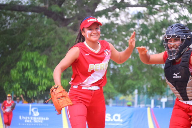 Softbol Perú: «La clave para conseguir los objetivos fue mucho trabajo y estar enfocadas»
