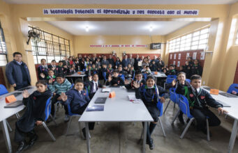 APJ: Inaugura Aula de IP para 800 alumnos en Colegio de Ventanilla