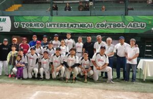 Torneo de Softbol Interkenjinkai AELU: ¡Okinawa Blanco es el campeón!