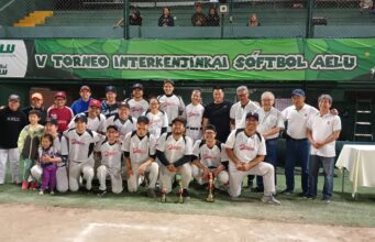 Torneo de Softbol Interkenjinkai AELU: ¡Okinawa Blanco es el campeón!