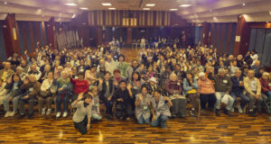 Mago Keiichi Iwasaki: Alegró a los kōreisha del Centro Recreacional Ryoichi Jinnai
