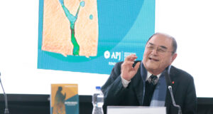 Fondo Editorial APJ: Presentó libro de Carlos Saito en la FIL
