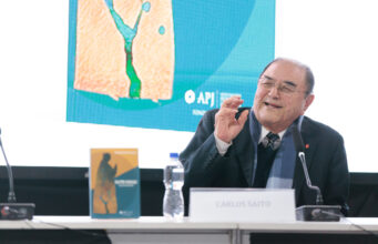 Fondo Editorial APJ: Presentó libro de Carlos Saito en la FIL