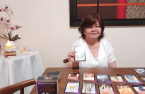 Juana Nakasato: “El tarot solamente es un conductor”