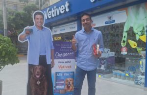 Koki Higa: Chayanne vendiendo comida para gatos